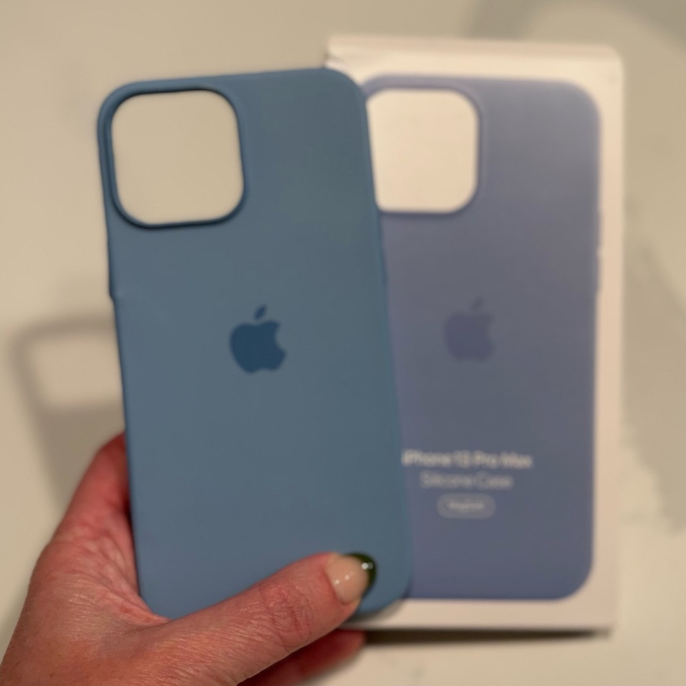 Apple iPhone 13 Pro Max Silicone Cover in Blue Fog